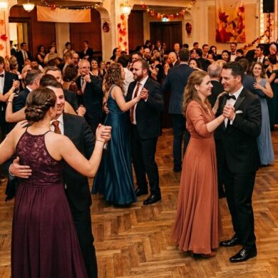 Festlicher Herbstball im Zwei-Löwen-Klub