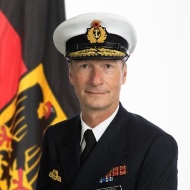 KOLLOQUIUM mit Vizeadmiral Axel Deertz, Befehlshaber der Flotte: Kurs Marine und Bedrohungslage – Aktuelles aus der Flotte.